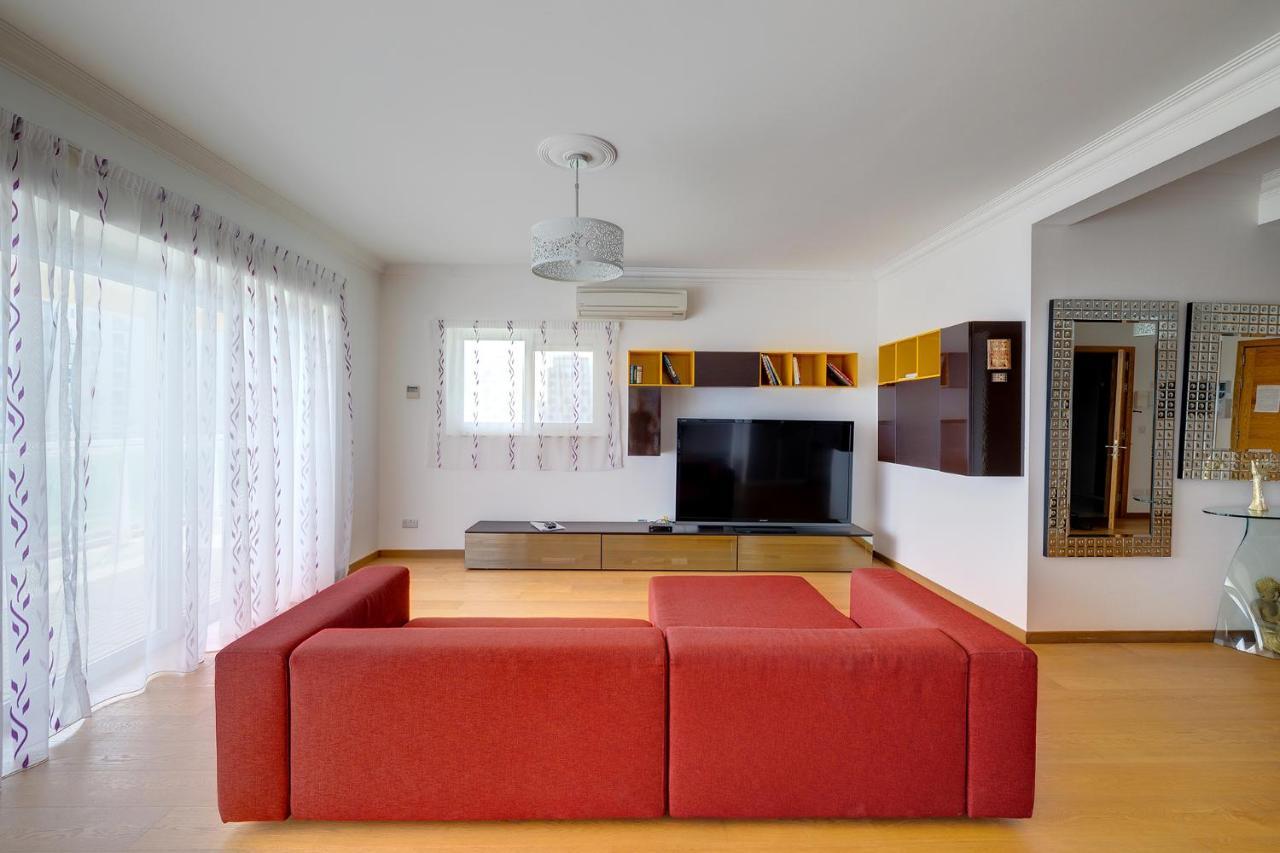 Seafront Apartment In Sliema With Pool, Upmarket Complex Eksteriør bilde